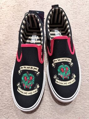 Disney villains Snow white poison apple skull Slip-On Shoes NWT